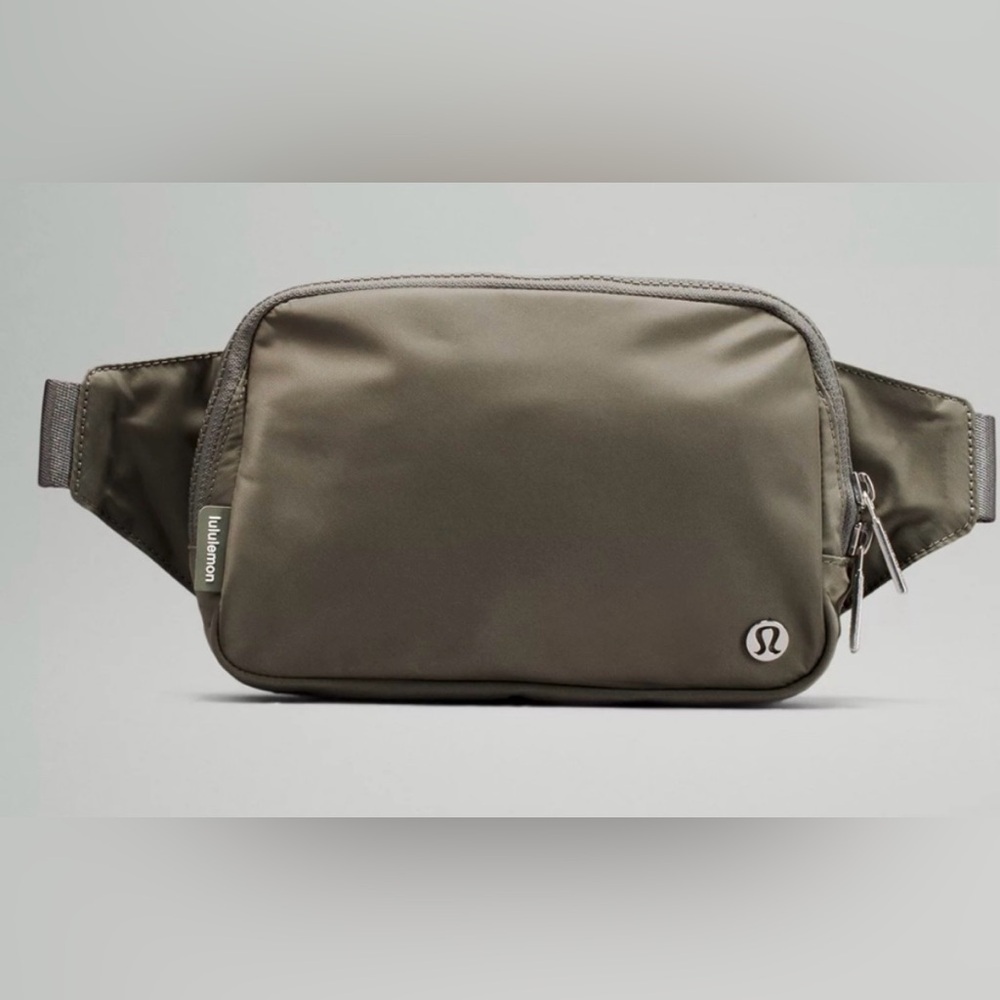 Lululemon Athletica Everywhere Belt Bag 2L